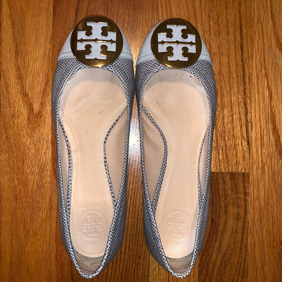 Tory Burch Shoes - Tory Burch Gold Cap Flats 🥿